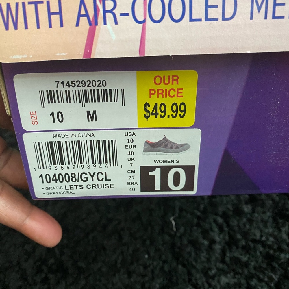 Sneakers - Picture 5 of 5